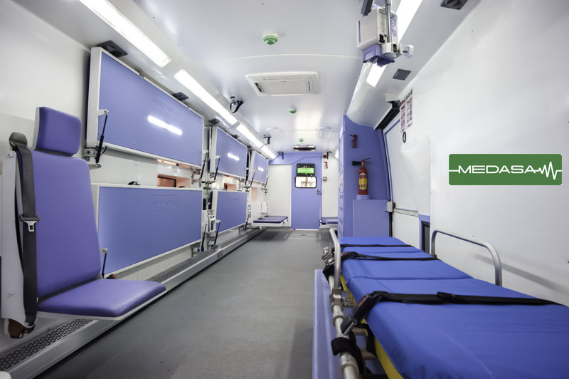 تجهیز و ساخت اتوبوس آمبولانس